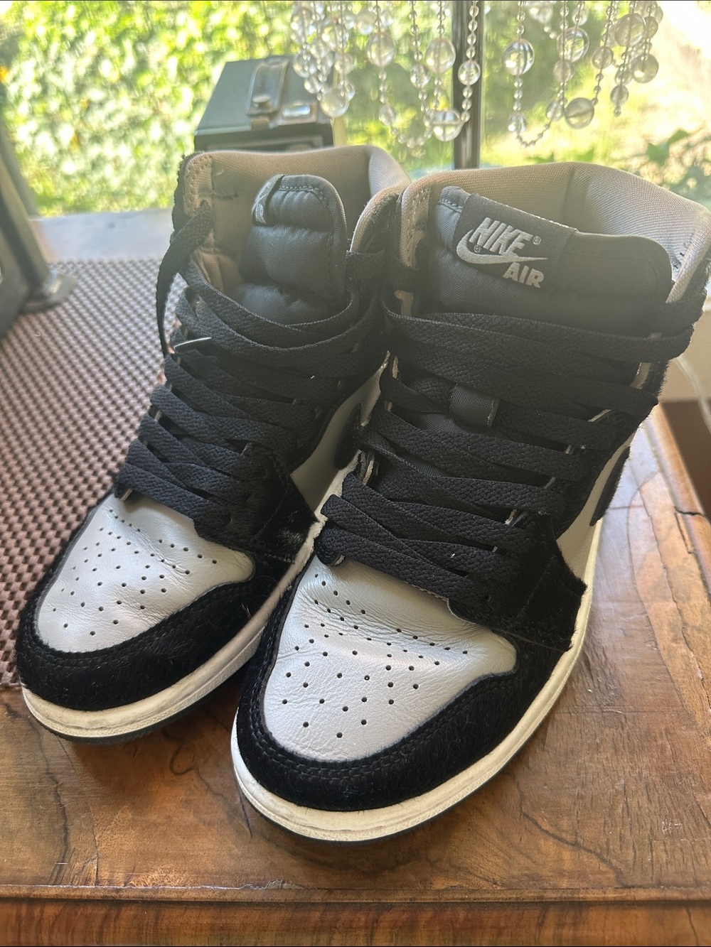 Women’s High-Top Sneakers in Black and Gray